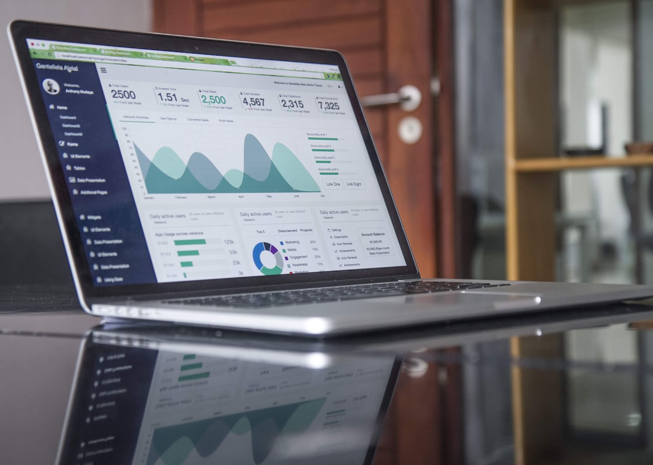 laptop showing graph of monthly finances income expenses cash flow accounts payable receivables, Reliable Bookkeeping & Payroll Services in Los Angeles, CA